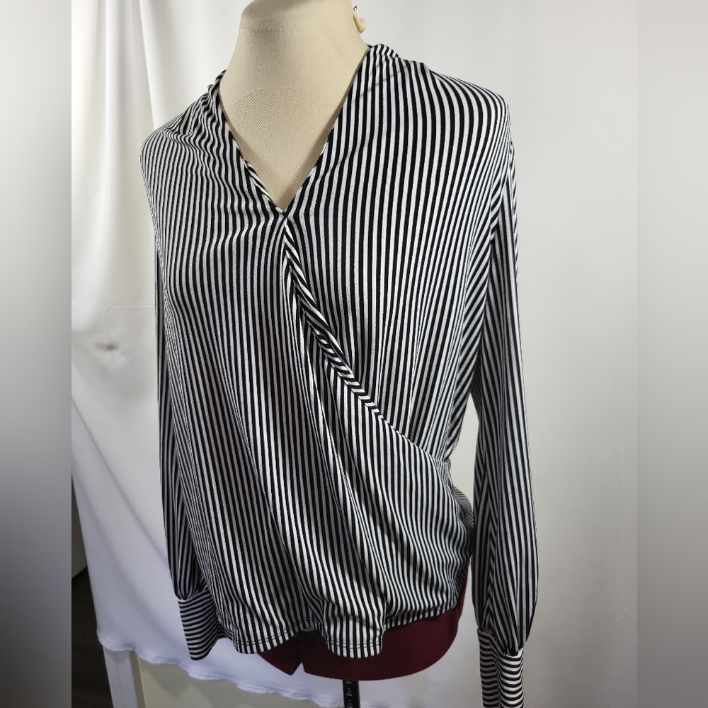 Adrianna Papell black and white striped crop blouse   women's M  #1370